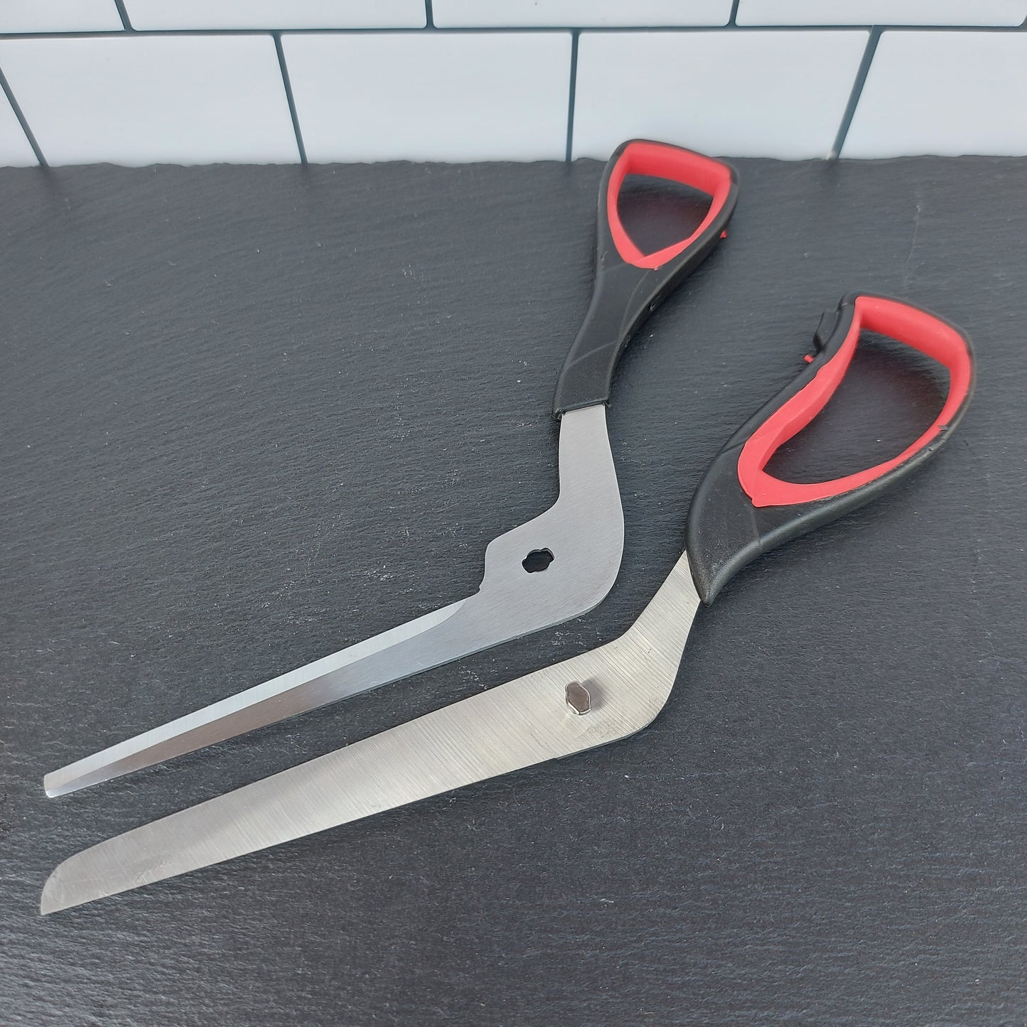 Pizzaschere für einfaches und sauberes Schneiden Ihrer Pizza