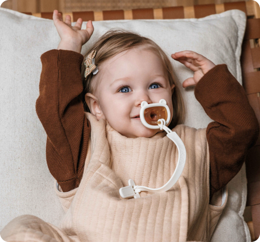 Beruhigender Schnuller mit Tag und Nacht Design für Babys