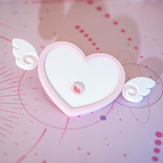 Herzförmiges Accessoire zum Personalisieren von Kopfhörerständern