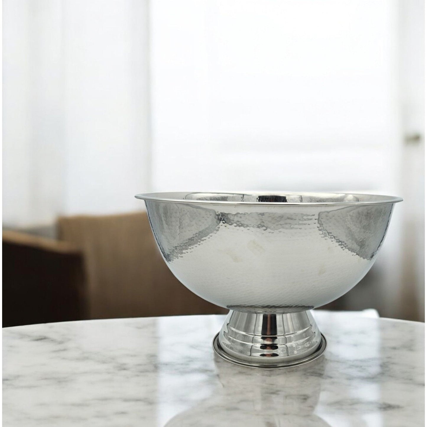 Runder Flaschenkühler aus Edelstahl mit Hammerschlagoptik