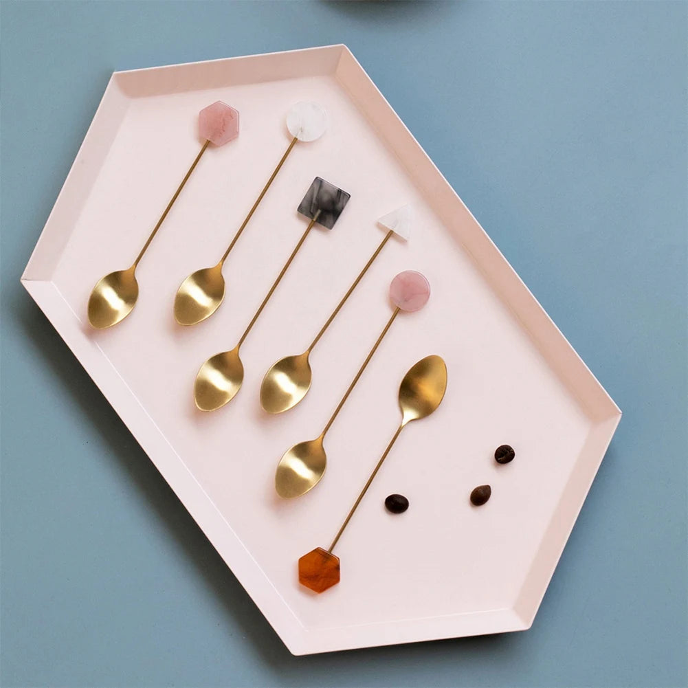 Elegantes 4-teiliges Edelstahl Löffel & Gabel Set mit gold-geometrischen Acrylgriffen