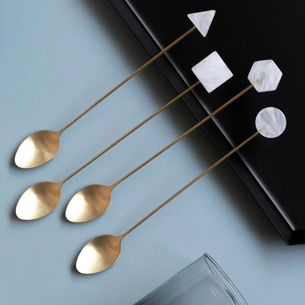 Elegantes 4-teiliges Edelstahl Löffel & Gabel Set mit gold-geometrischen Acrylgriffen