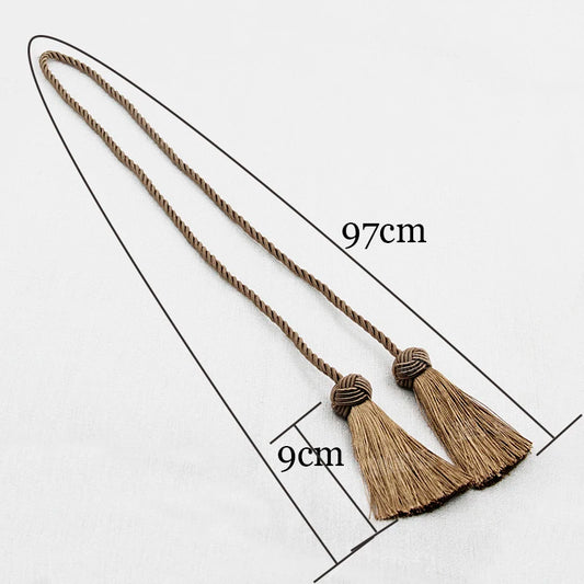 Eleganter Vorhang Raffhalter mit Quaste für stilvolle Fensterdekoration