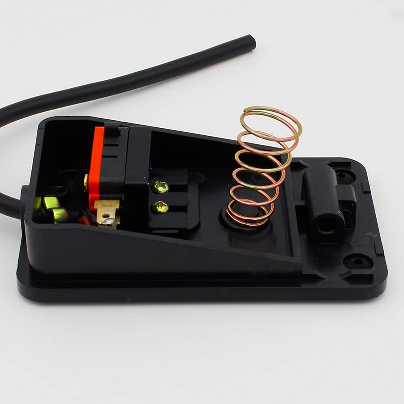 Präziser SPDT Fußpedal-Schalter – rutschfest, kompakt 10x6x3,5 cm für Industrie