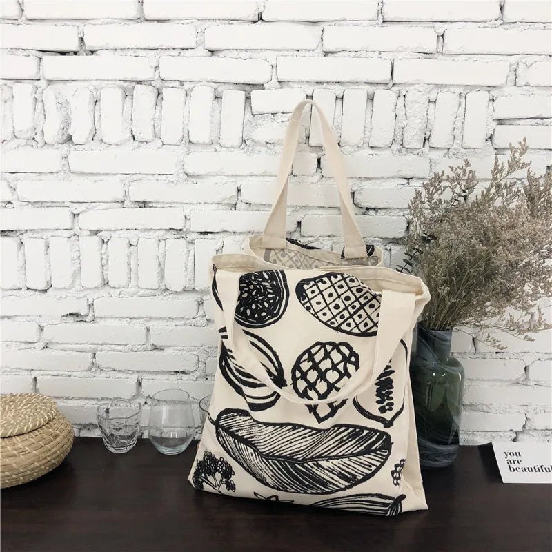 Große Damen-Umhängetasche aus Eco-Baumwolle mit Blätter-Print – stylisch & nachhaltig