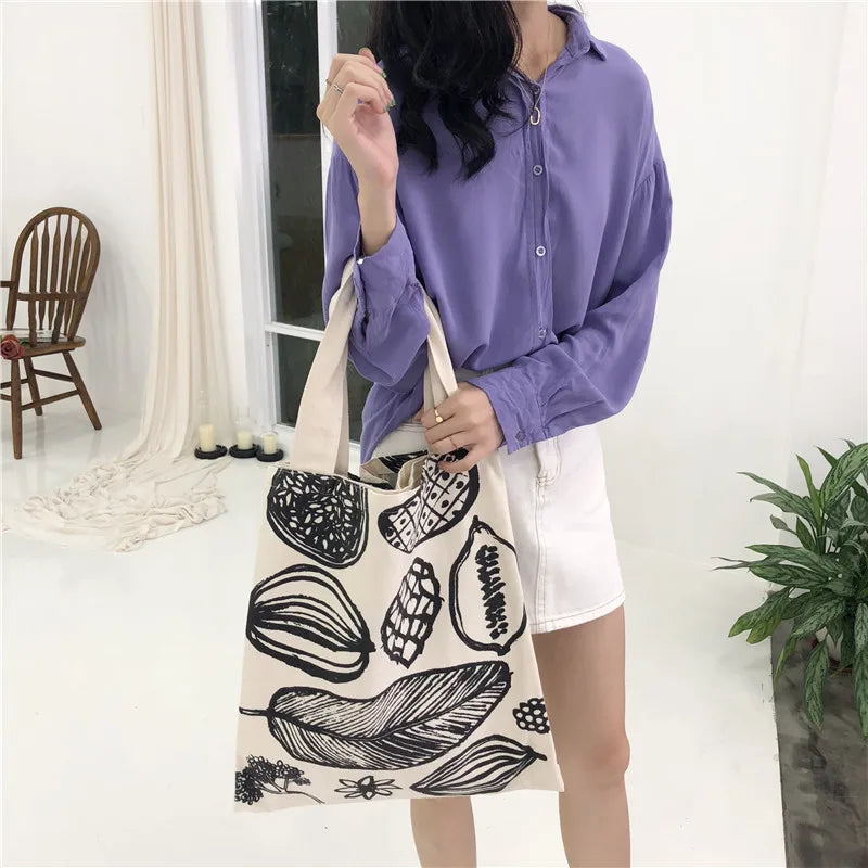 Große Damen-Umhängetasche aus Eco-Baumwolle mit Blätter-Print – stylisch & nachhaltig