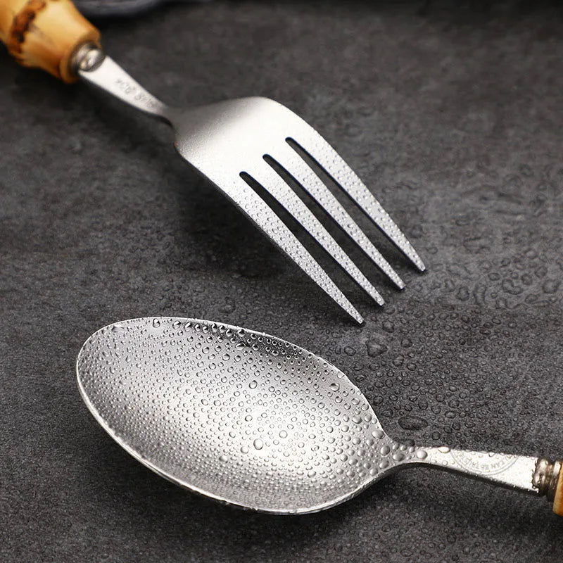 Nachhaltiges Bambus-Griff Besteck Set aus Edelstahl – 4-teilig, spülmaschinenfest
