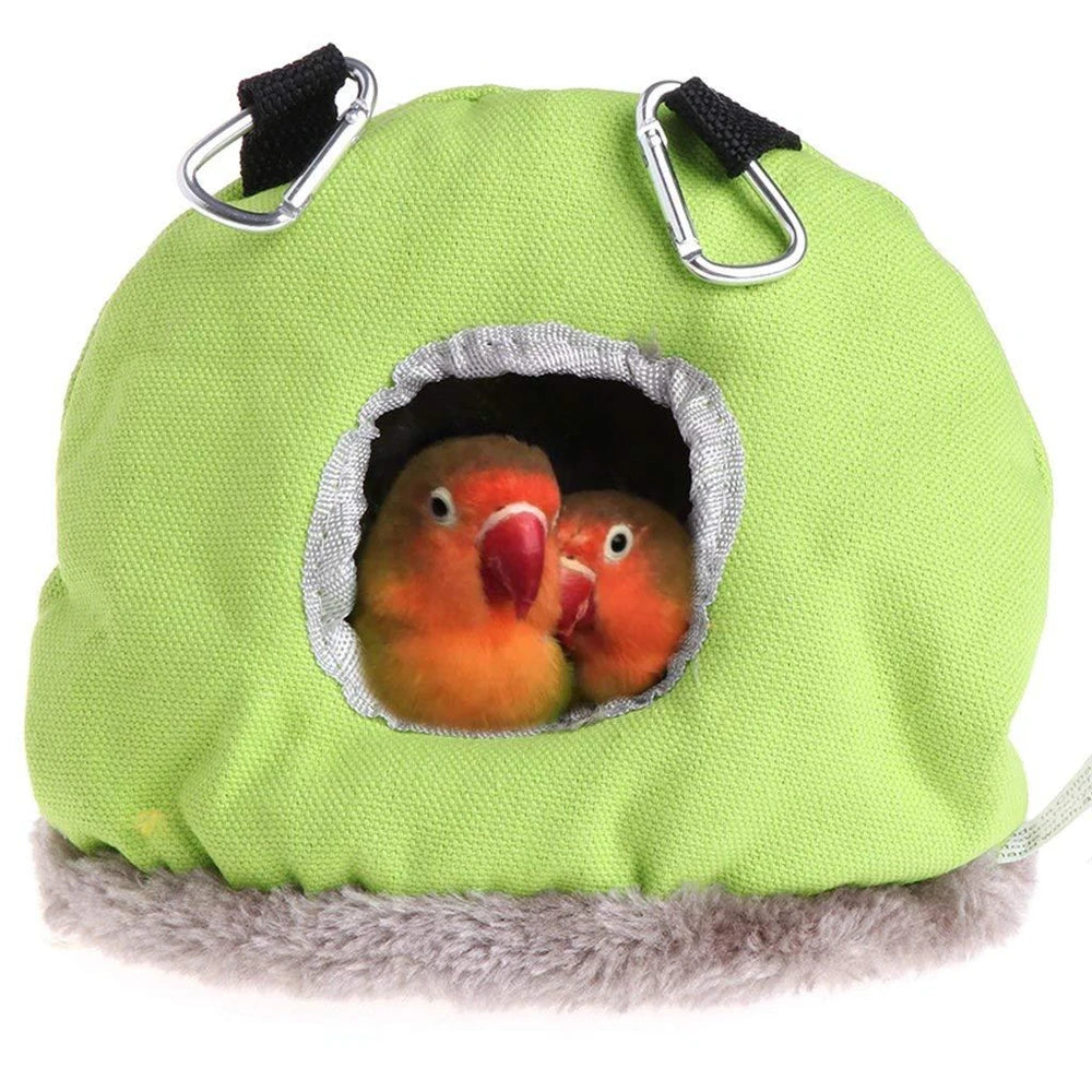 Rundes Plüsch-Vogelnest für warme Wintertage