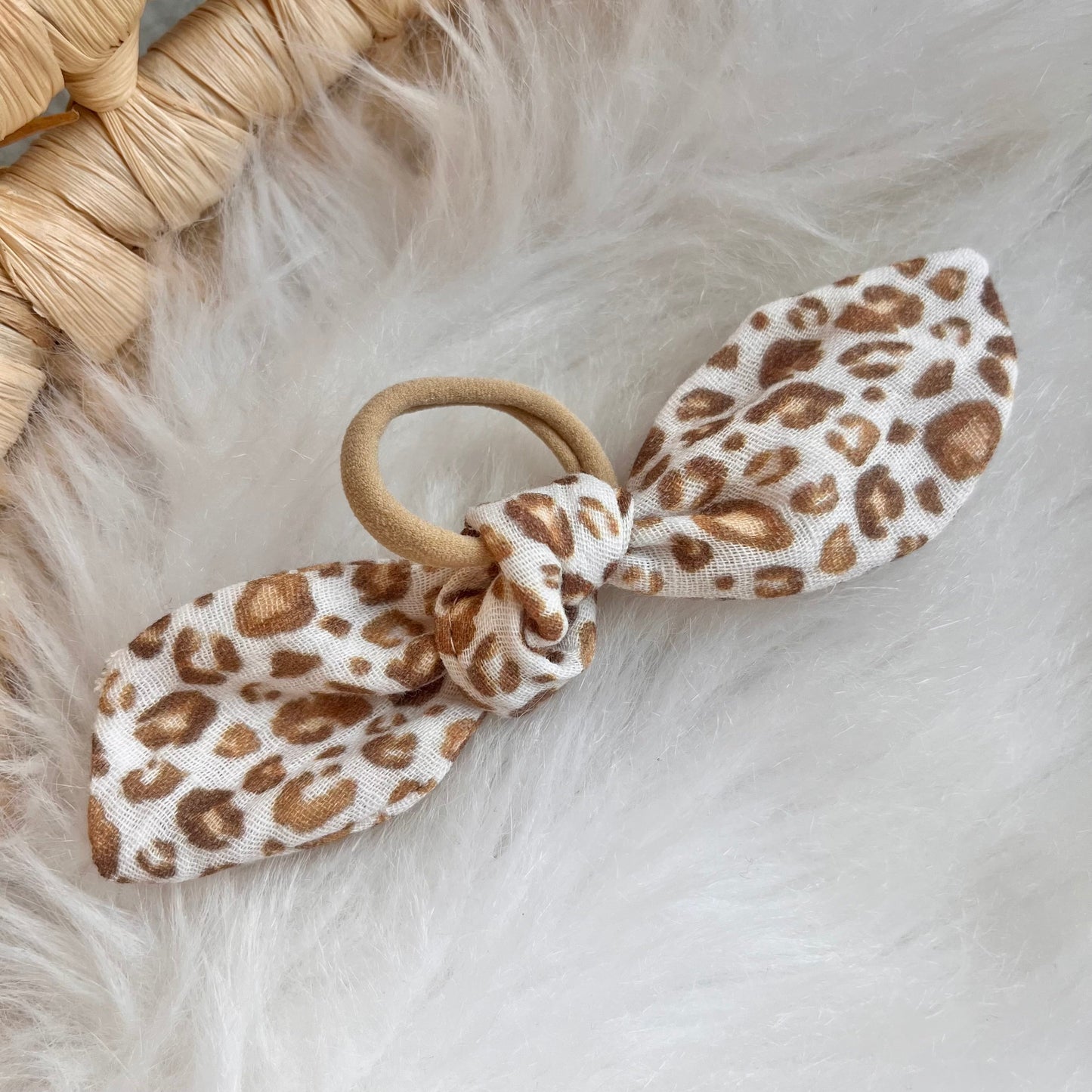 Handgefertigte Haarschleife aus 100 Prozent Baumwolle