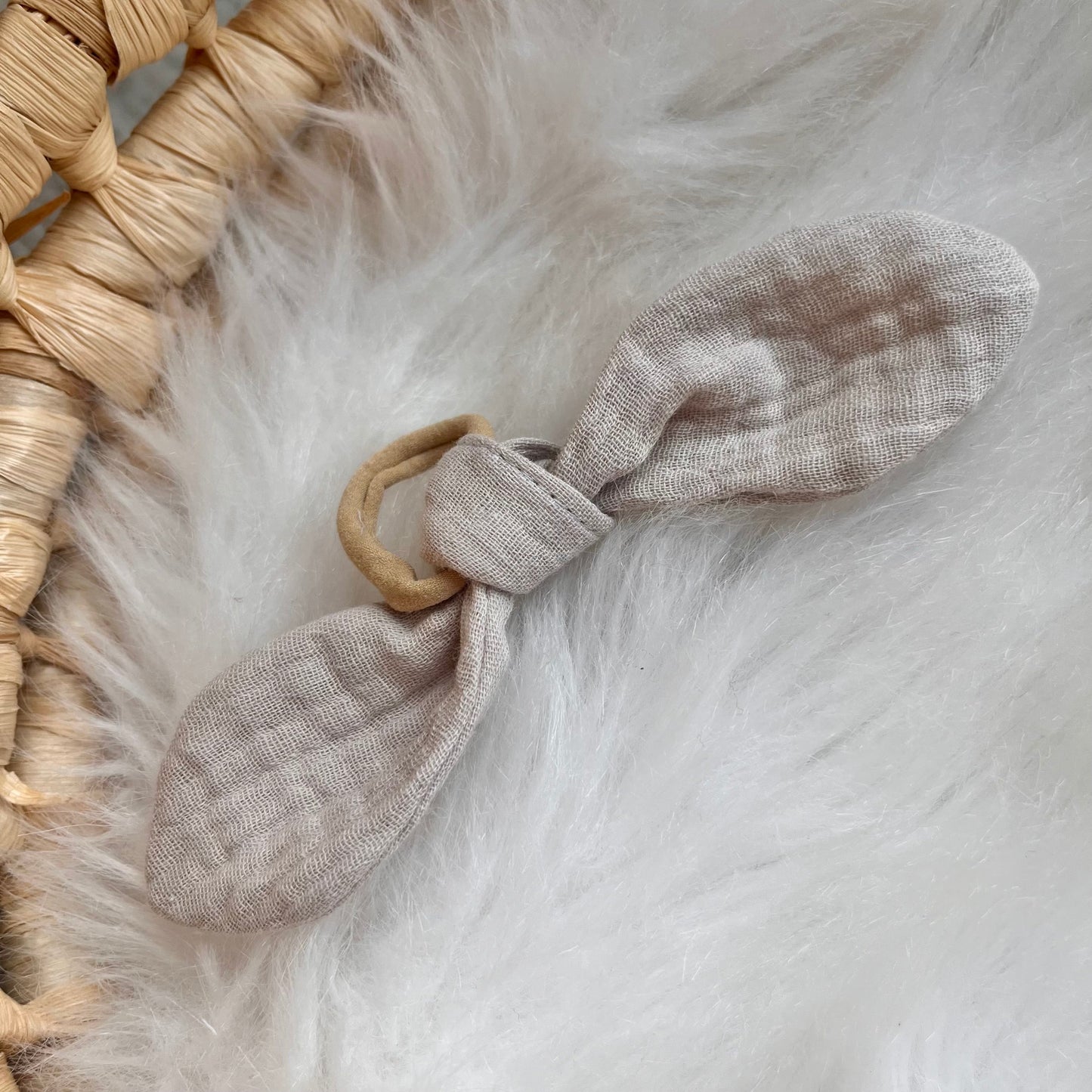 Handgefertigte Haarschleife aus 100 Prozent Baumwolle