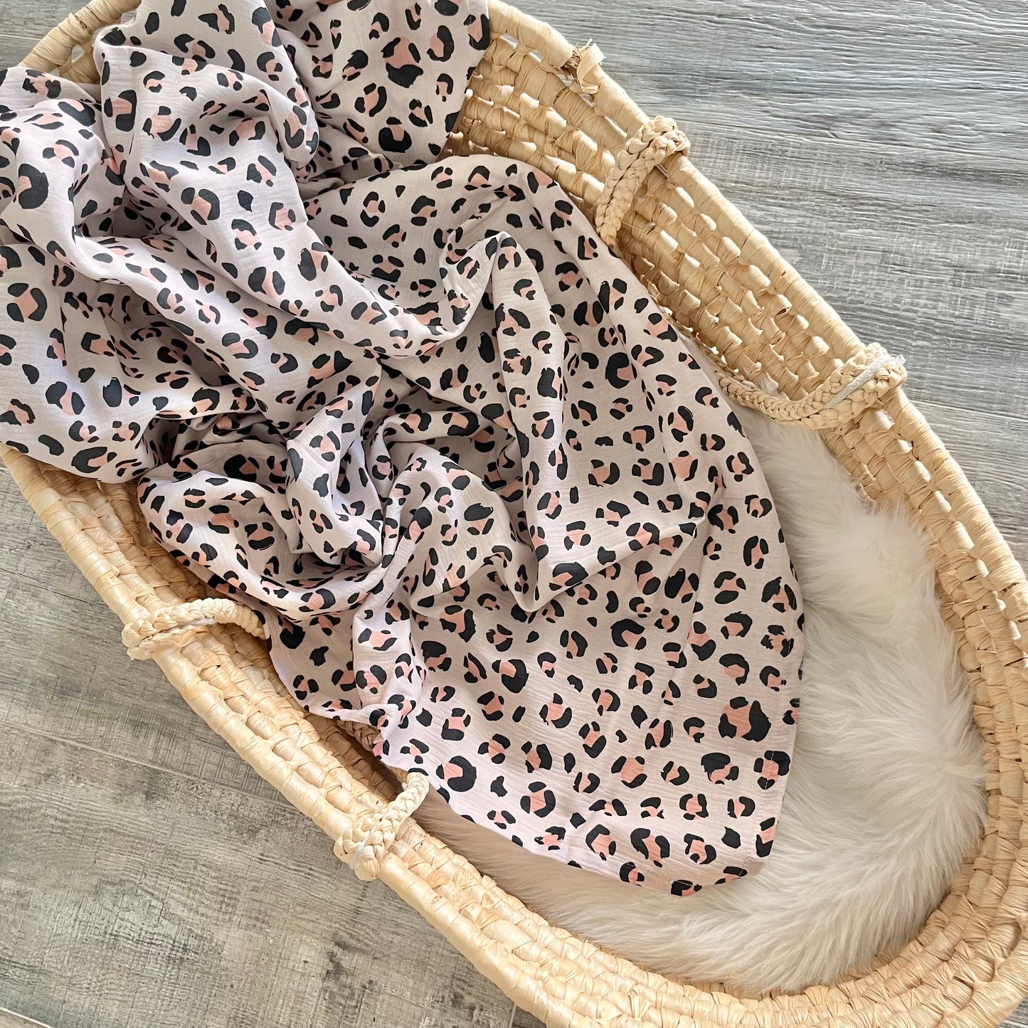 Weiches Musselintuch Leomuster für Baby und Mama