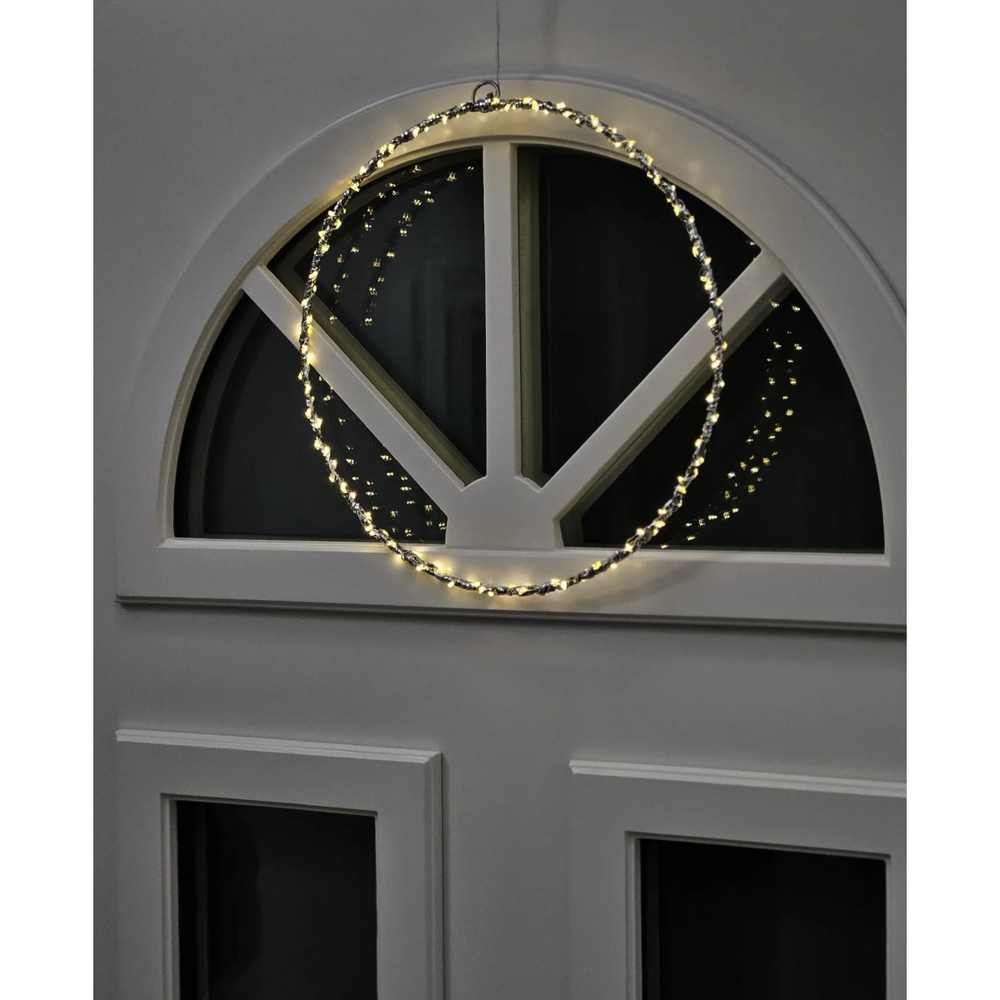 Stilvoller LED Kranz mit 120 warmweißen LEDs und Timerfunktion