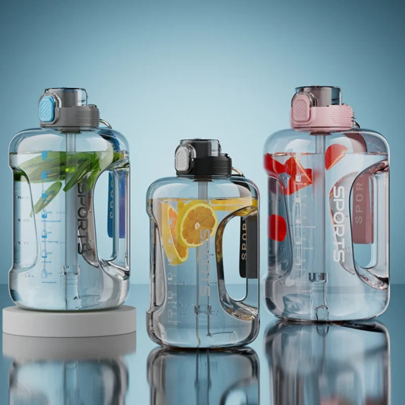 BPA-freie Fitness-Trinkflasche bis 3,8L – Robust, auslaufsicher, mit Strohhalm - Griff