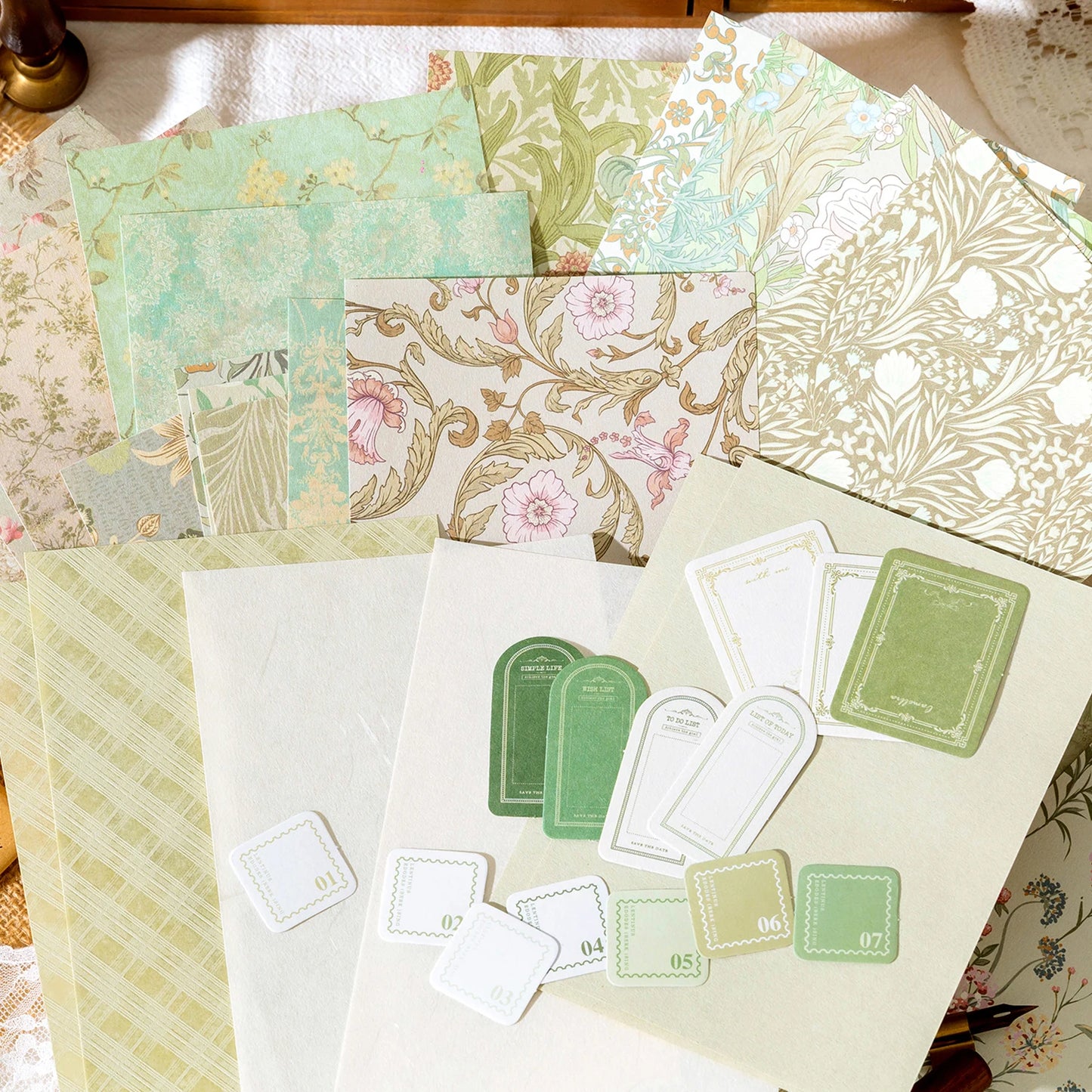 40 florale Vintage Papiere – Handgemacht - vielseitig für DIY - Scrapbooking
