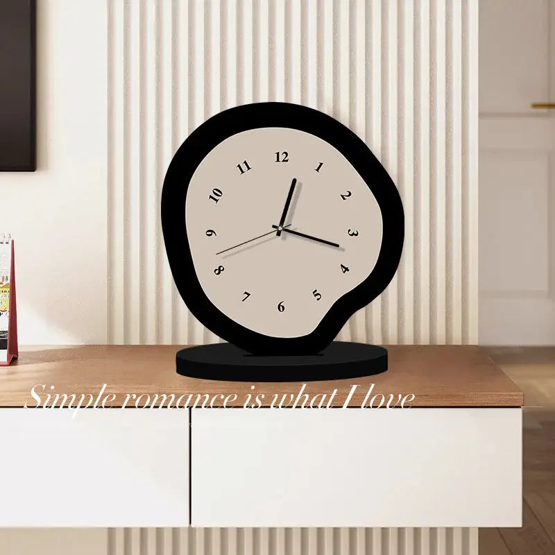 Elegante cremefarbene Acryl-Desktop-Uhr – leise Präzision im modernen Design
