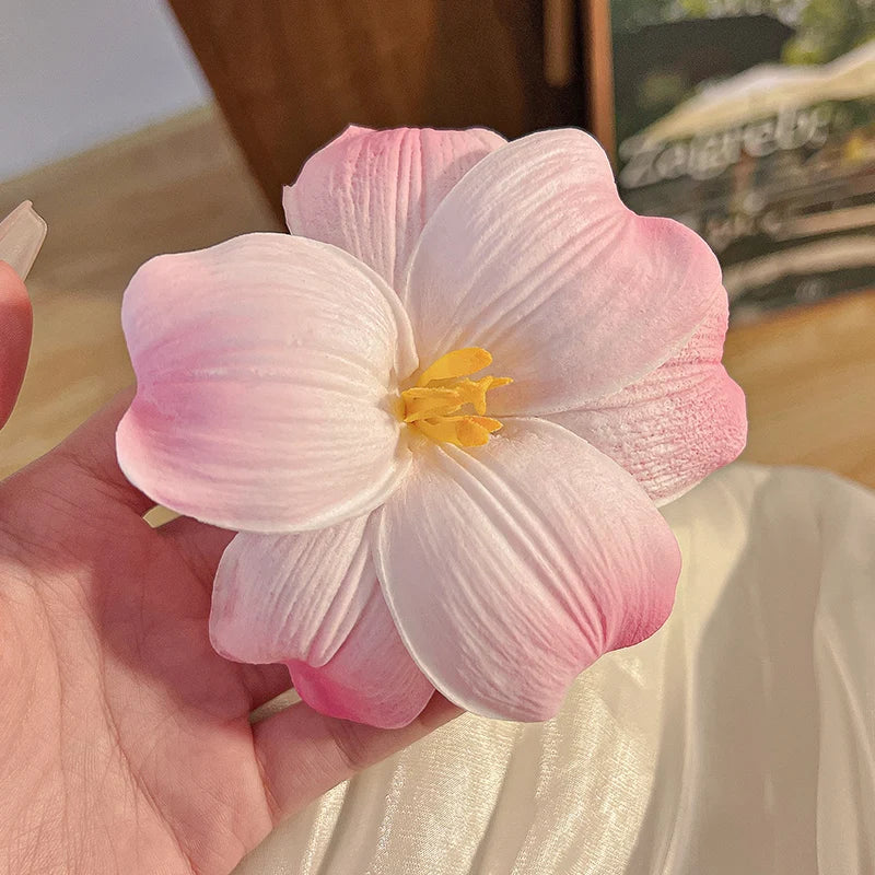 Leicht - stilvoll: Kleine Tulpenblumen-Haarspange für Sommer - Alltag