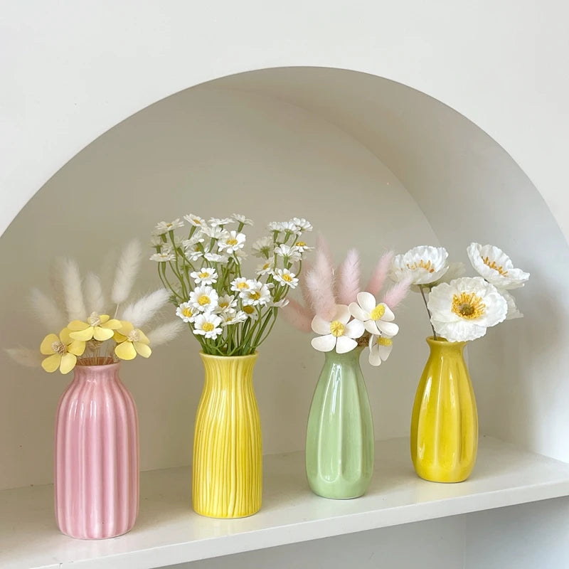 Bonbonfarbene Keramikknospenvase für Pampasgras und Blumen