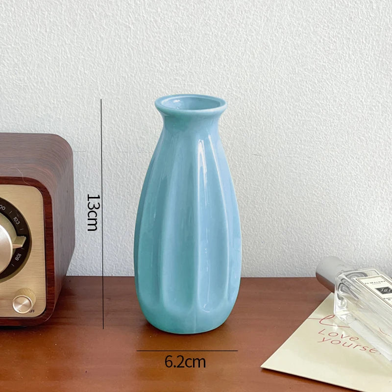 Bonbonfarbene Keramikknospenvase für Pampasgras und Blumen
