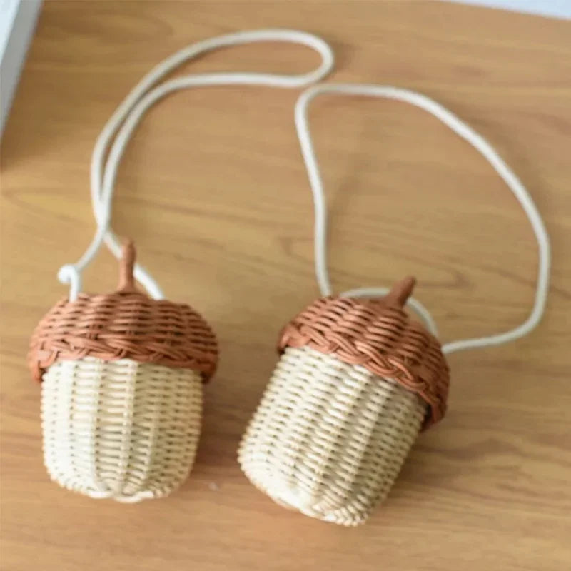 Handgewebter eichelförmiger Aufbewahrungskorb aus Rattan, klein - dekorativ