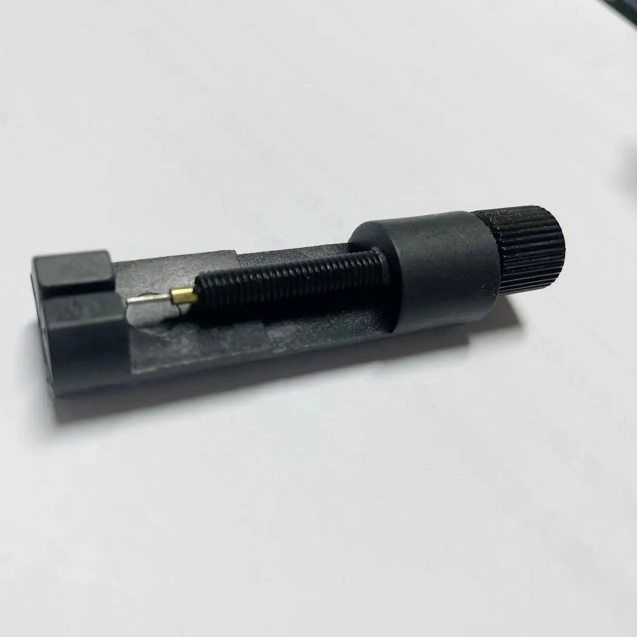 Präzises Metall-Uhrenwerkzeug zur einfachen Armband-Anpassung in Gold, Rot, Schwarz