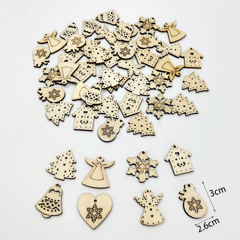 50 Stück natürliche Holzspäne Weihnachtsdekoration mit Anhängern