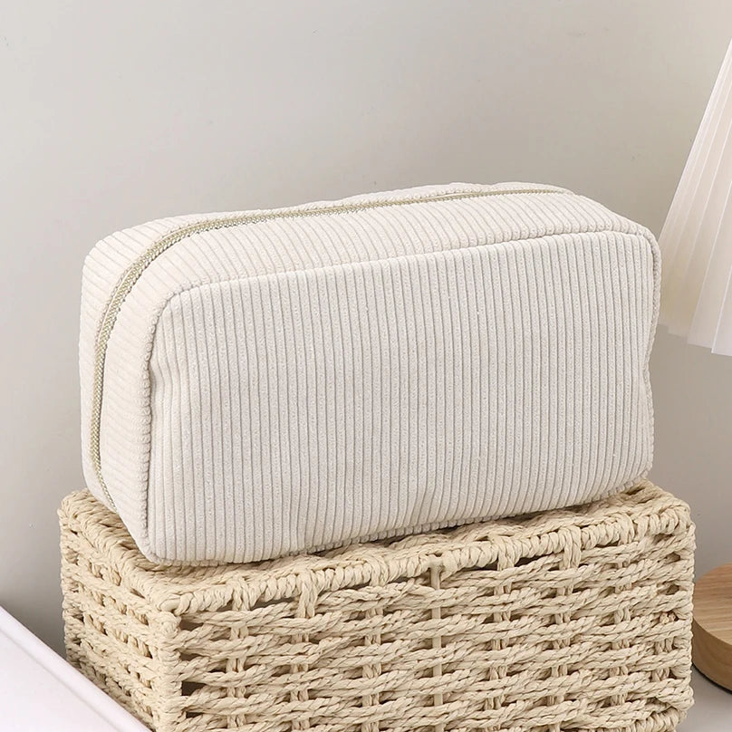 Großes Cord-Federmäppchen mit viel Stauraum für Schule - Büro