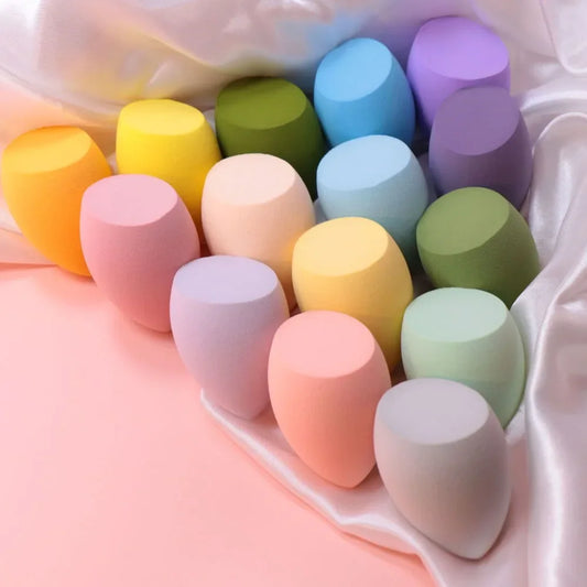 Makelloses Finish garantiert: 4 oder 8 weiche Make-Up Schwämme in Lila - Mix