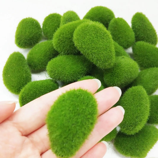 Künstliche grüne Moossteine für kreative DIY-Dekorationen