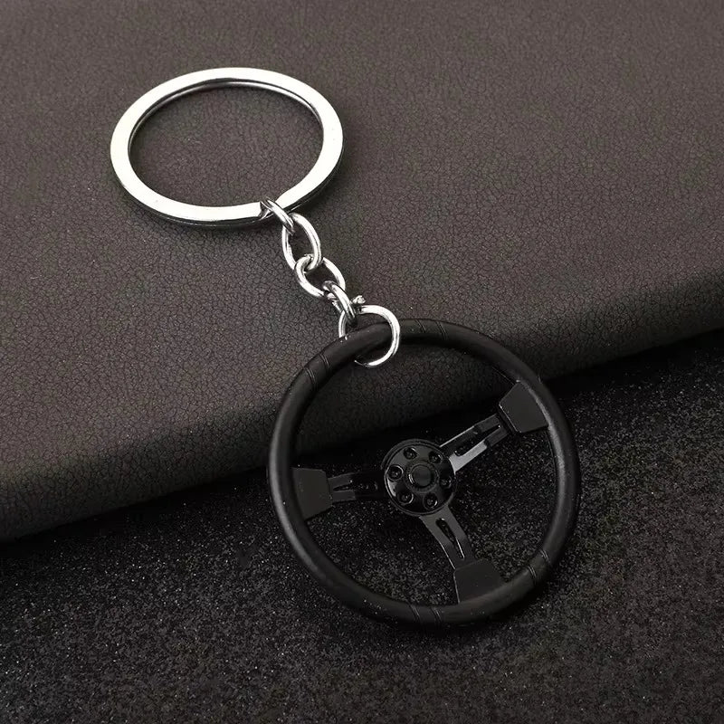 Robuster Edelstahl Schlüsselanhänger im Autoteile-Design – Perfektes Männergeschenk