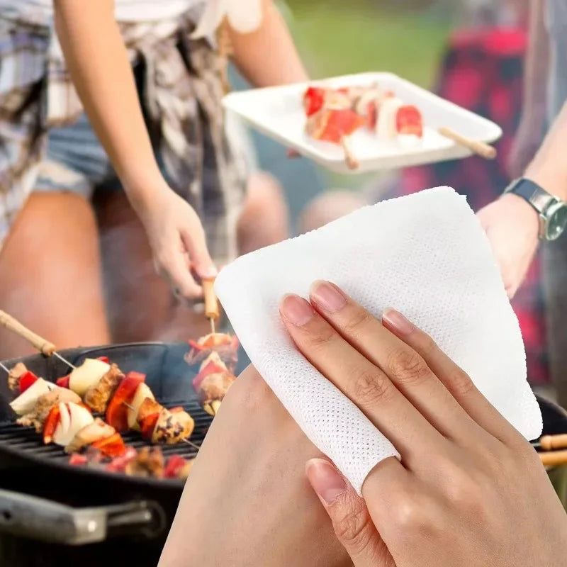 100x Komprimierte Einweg-Handtücher – weich, saugfähig - ideal für Outdoor