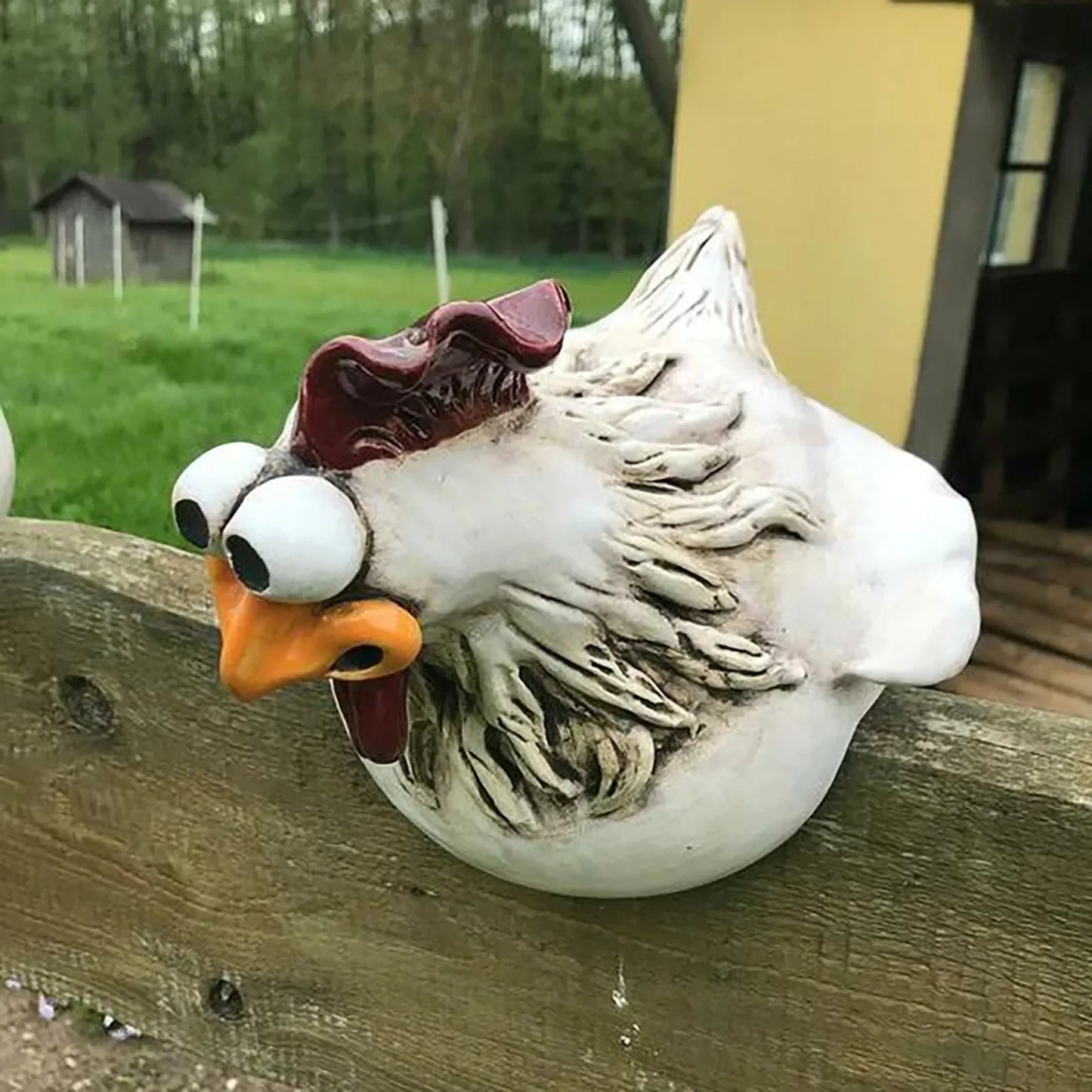 Wetterfeste Gartenhuhn-Statue aus Harz mit lustigen Gesichtern – Zaun-Deko Spaß