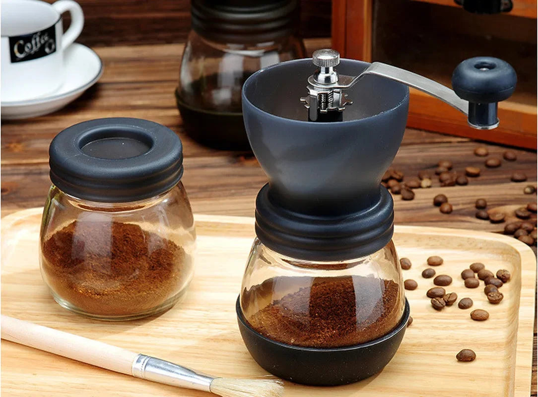 Tragbare manuelle Kaffeemühle mit verstellbarer Keramikmahlfunktion