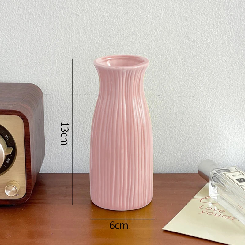 Bonbonfarbene Keramikknospenvase für Pampasgras und Blumen