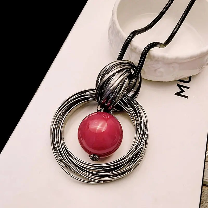 Lange Damenhalskette mit Perlenanhänger und modischer Schlangenkette als Geschenk