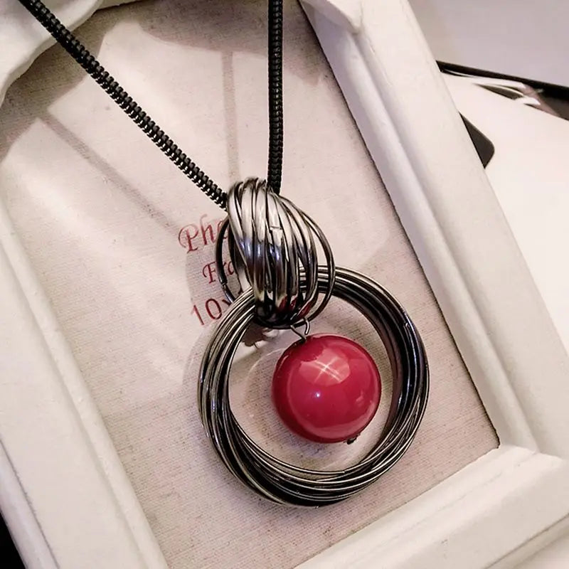 Lange Damenhalskette mit Perlenanhänger und modischer Schlangenkette als Geschenk