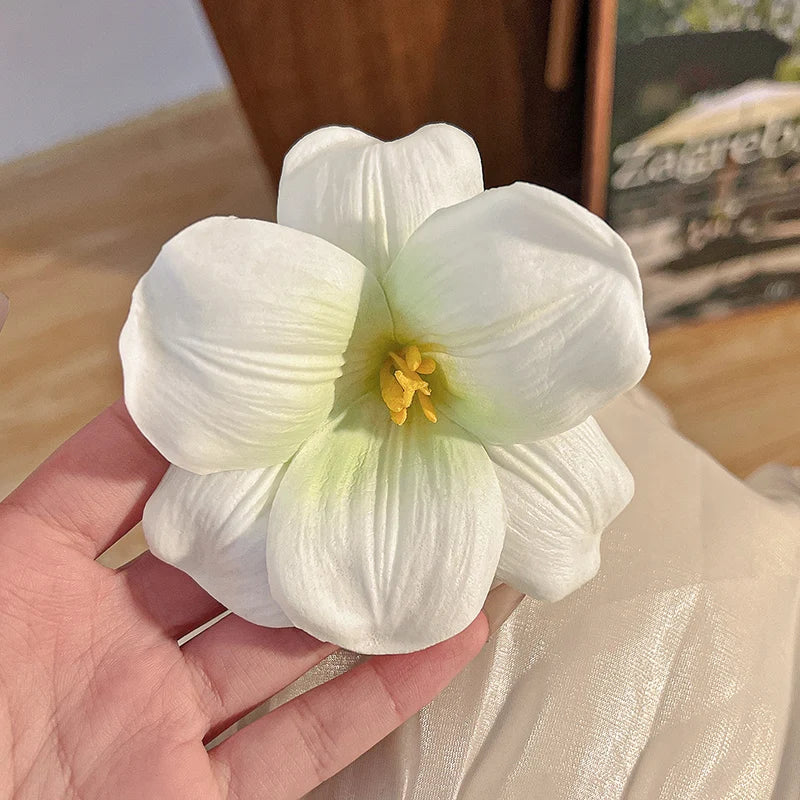 Leicht - stilvoll: Kleine Tulpenblumen-Haarspange für Sommer - Alltag