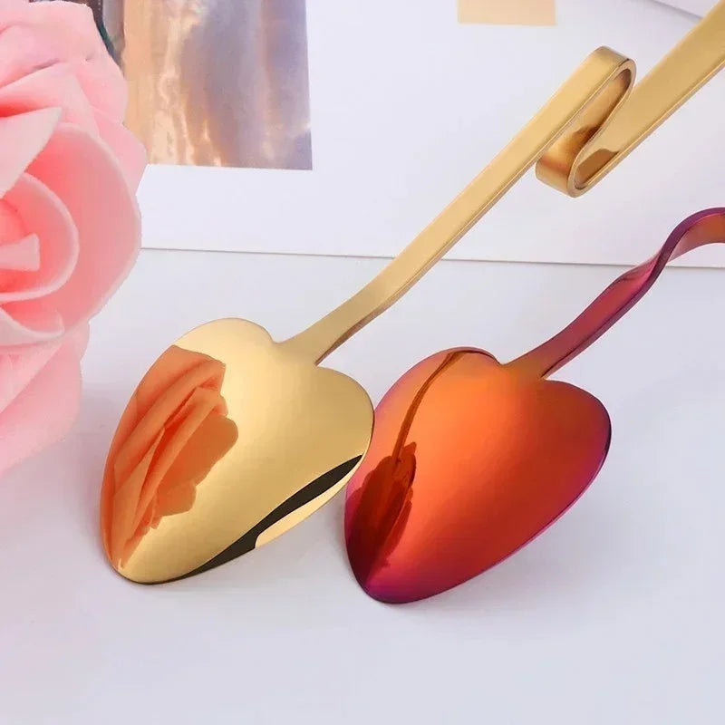 Stilvoll - praktisch: Roségoldener Edelstahl-Kaffeelöffel in Herzform, 1 Stück