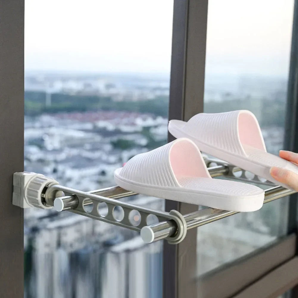 Platzsparend - flexibel: Tragbarer Fensterrahmen Kleiderbügel aus robustem PP Material