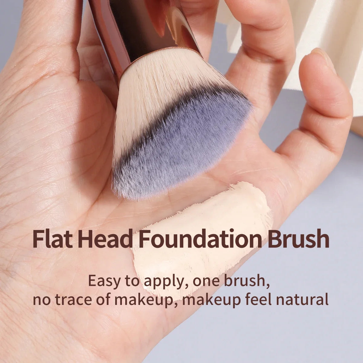 Makelloses Make-up: 2-teiliges Set mit weichen, synthetischen Pinseln für Foundation - Rouge