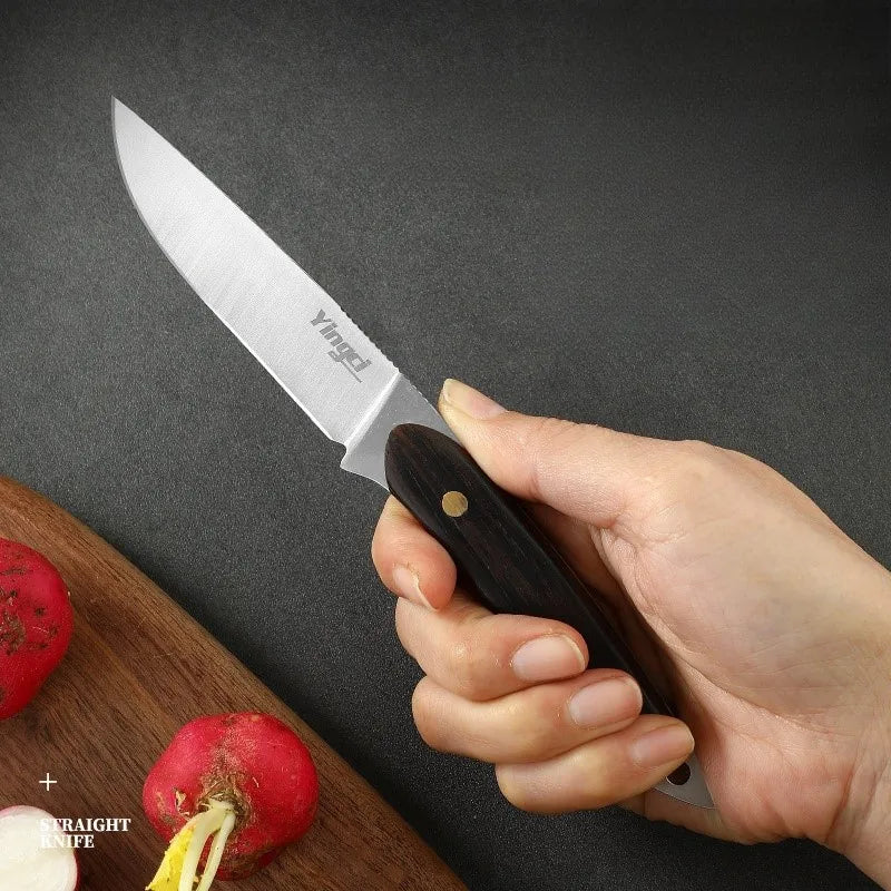 Handgeschmiedetes Stahlmesser mit Holzgriff für vielseitiges Schneiden in der Küche