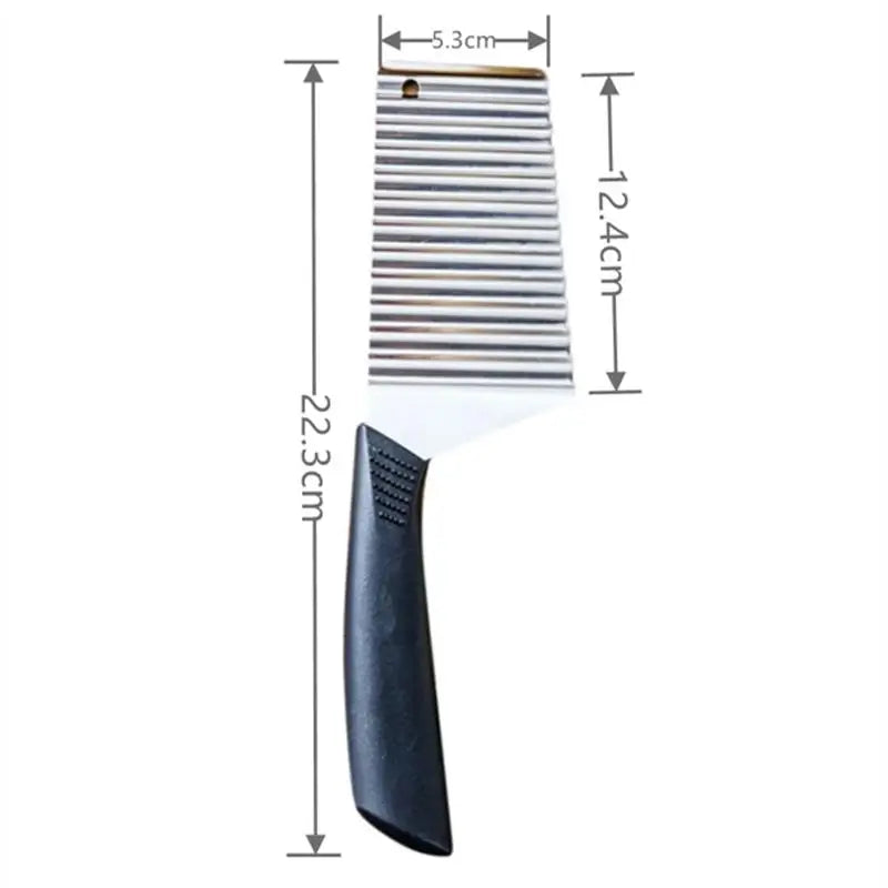 Perfekter Crinkle Slicer: Edelstahl Kartoffel - Gemüse Schneider mit Anti-Rutschgriff