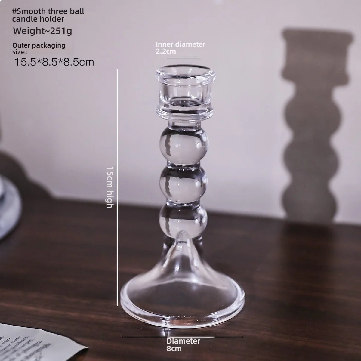 Transparenter Kerzendochthalter aus Glas als stilvoller Tischkerzenständer