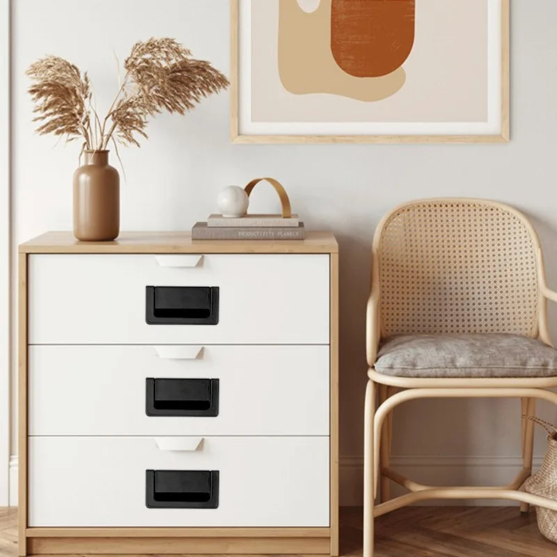 Schwarzer Griff aus Zinklegierung – Modern, langlebig - praktisch
