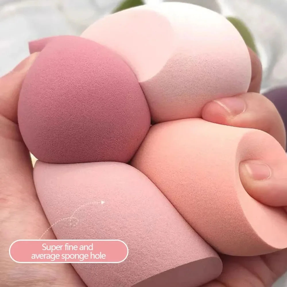 Makelloses Finish garantiert: 4 oder 8 weiche Make-Up Schwämme in Lila - Mix