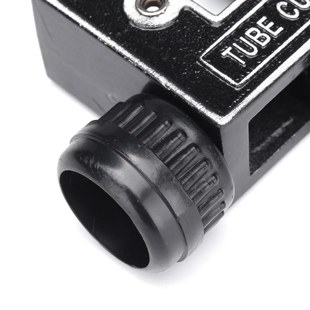 Präziser Rohrschneider 3-28mm – Saubere Schnitte für Metall- und Kunststoffrohre