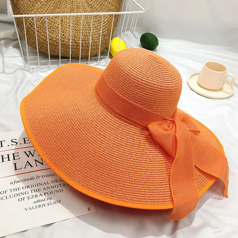 Leichter, faltbarer Strohhut mit großer Krempe – perfekter Sonnenschutz für Damen