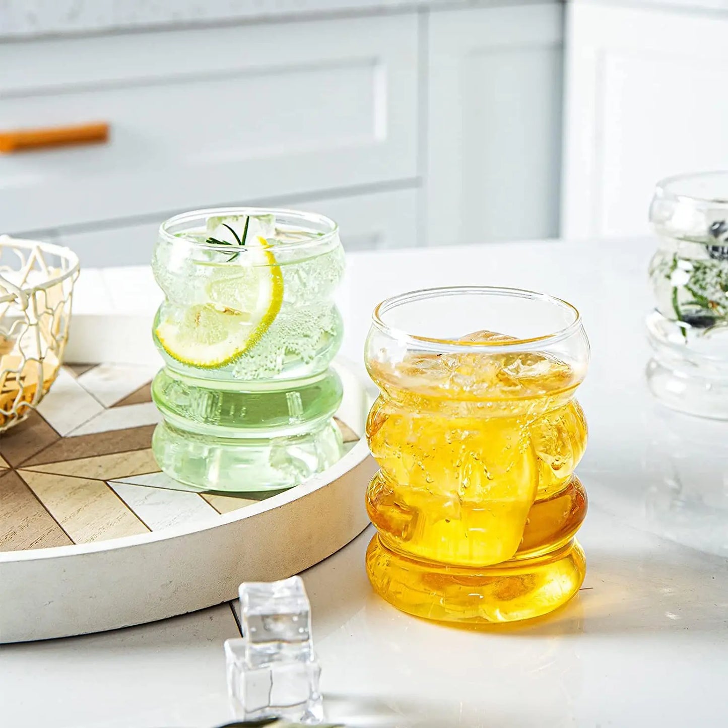 Set 4 kreative Glastassen mit Strohhalmen klar gerippt