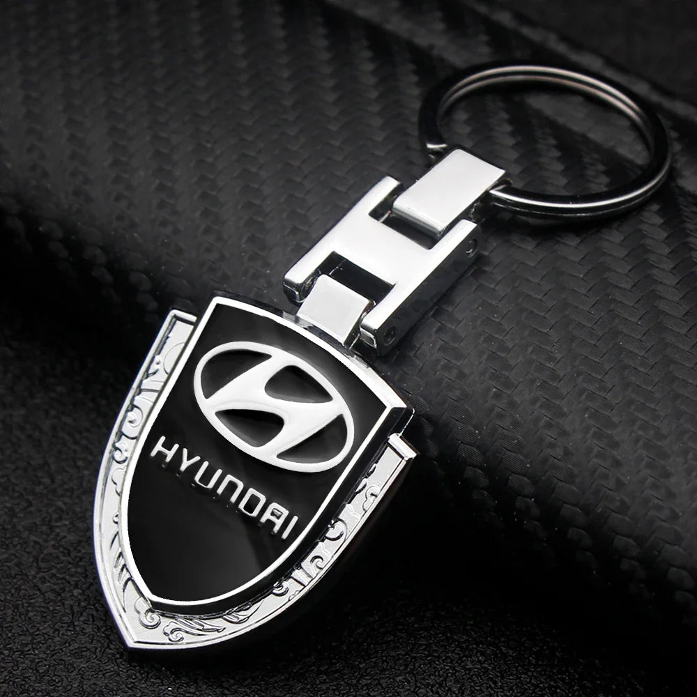 Robuster Metall-Leder Schlüsselanhänger mit Hyundai Emblem – Stilvoll - Praktisch