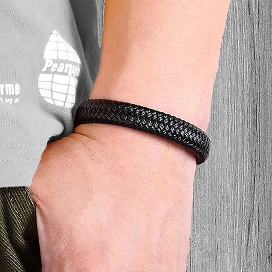Schwarzes PU Leder Magnetarmband Herren stabil elegant Geschenk