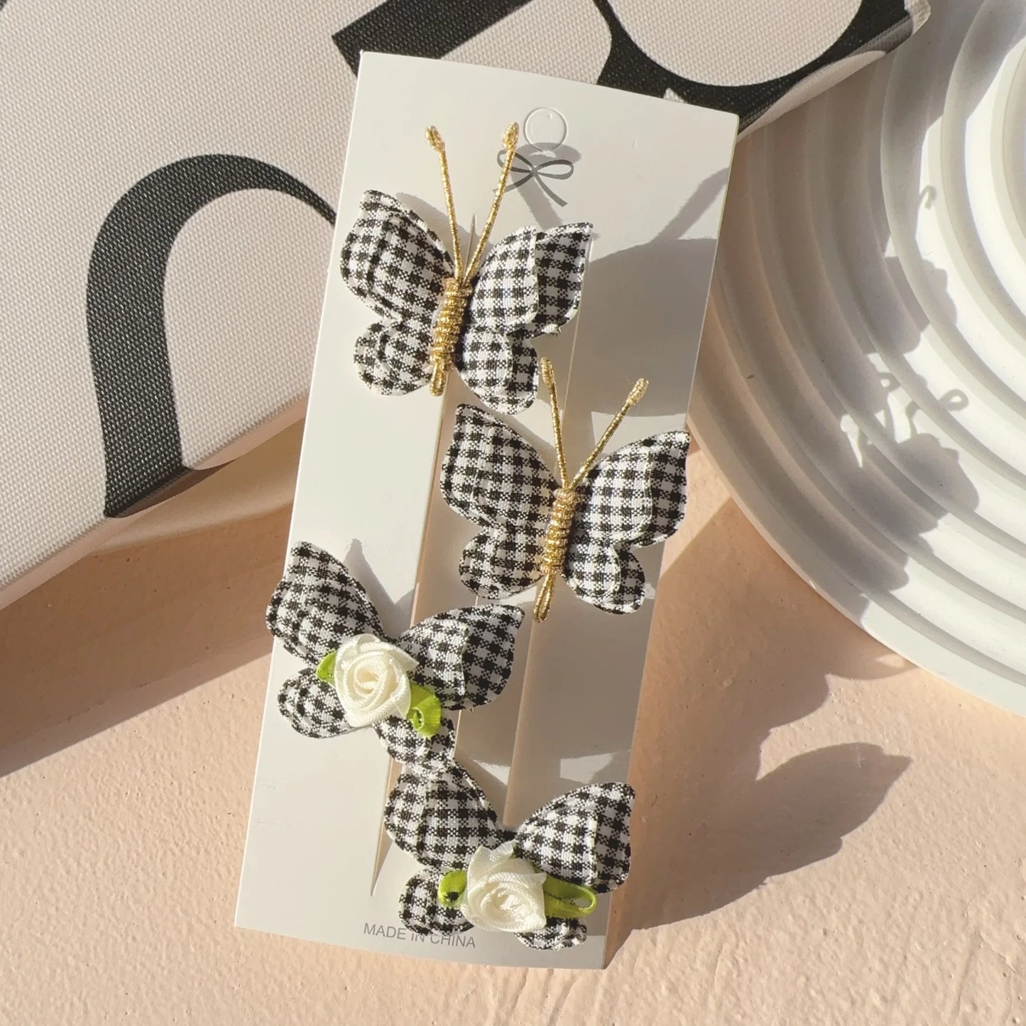 Handgefertigte Baby Haarspangen Set aus Wolle mit Schmetterlingsdesign